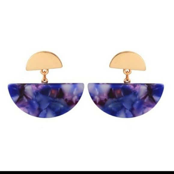 Jewelry - 💜 Cute acrylic half circle earrings